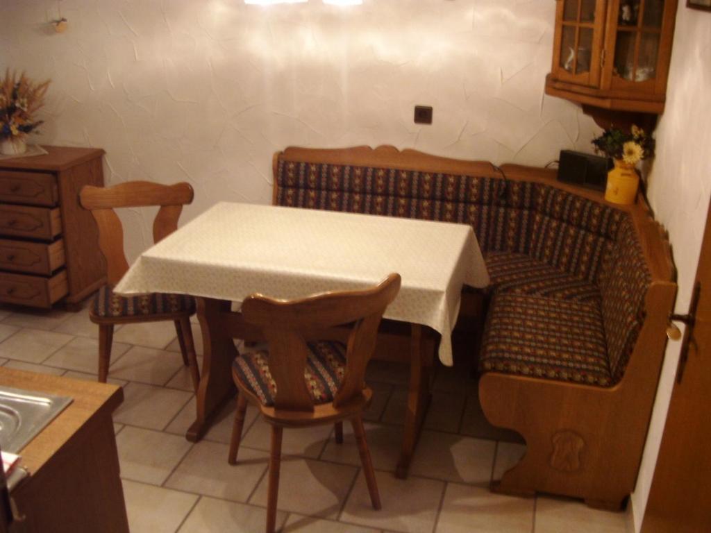 Ferienwohnungen Seidenweber Schmallenberg Room photo